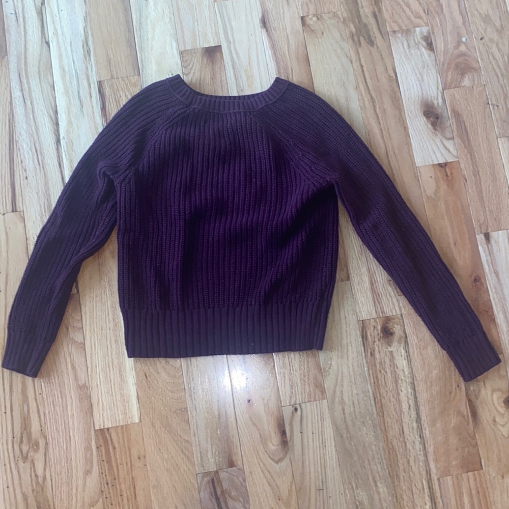 Maroon sweater